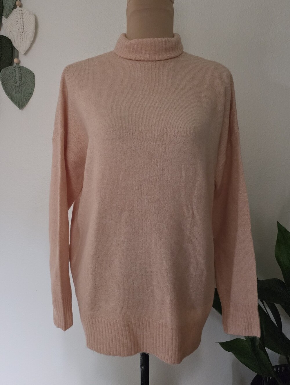 Women's Light Pink Turtle Neck Sweater - xs (can fit larger)